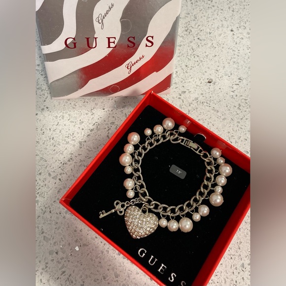 GUESS Pearl Heart Charm Bracelet - Picture 1 of 4